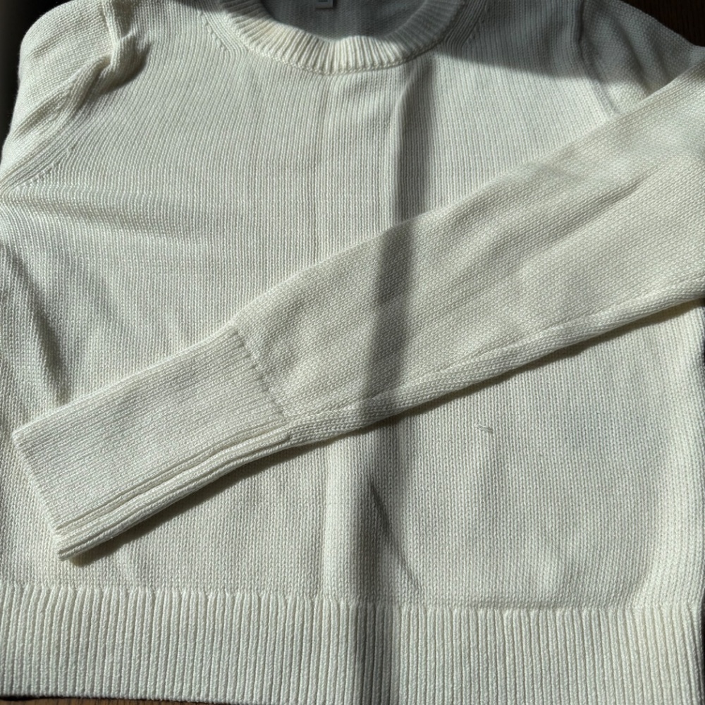 Sweater - Picture 4 of 4